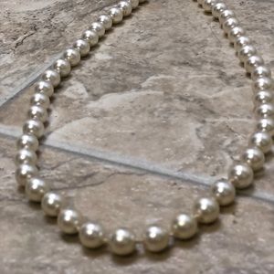 Costume Jewelry Pearl Necklace